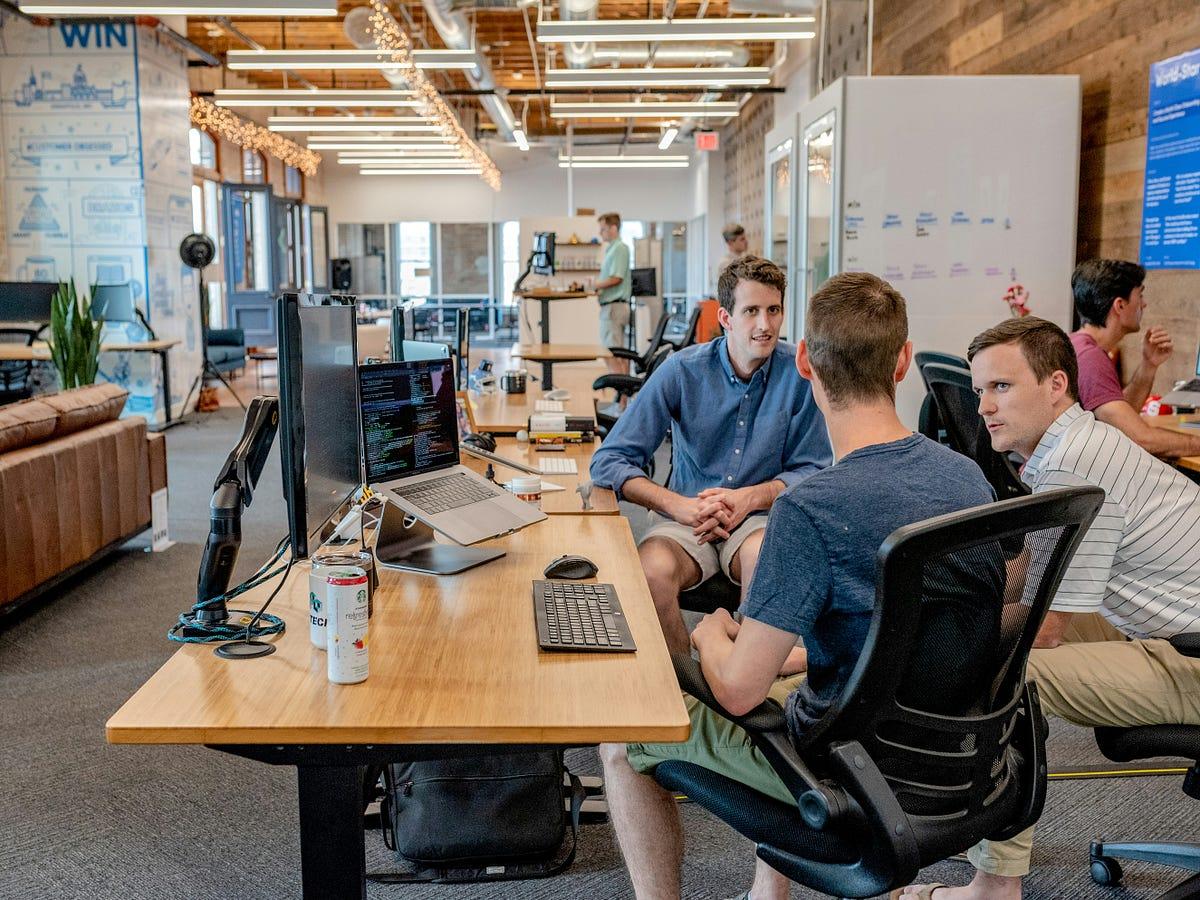 Group and Panel ML Interviews: Strategies to Stand Out Without Overpowering