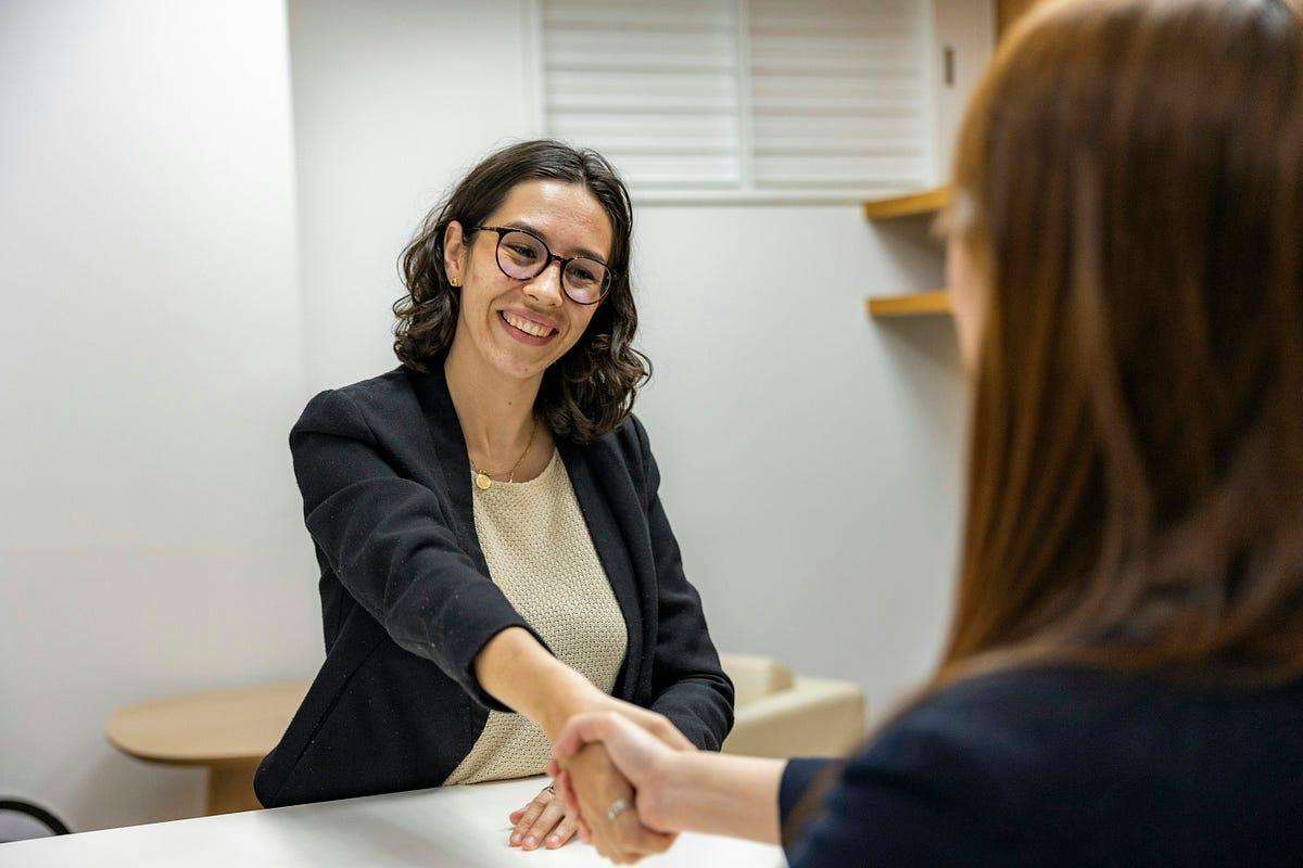 The Psychology of Interviews: Why Confidence Often Beats Perfect Answers
